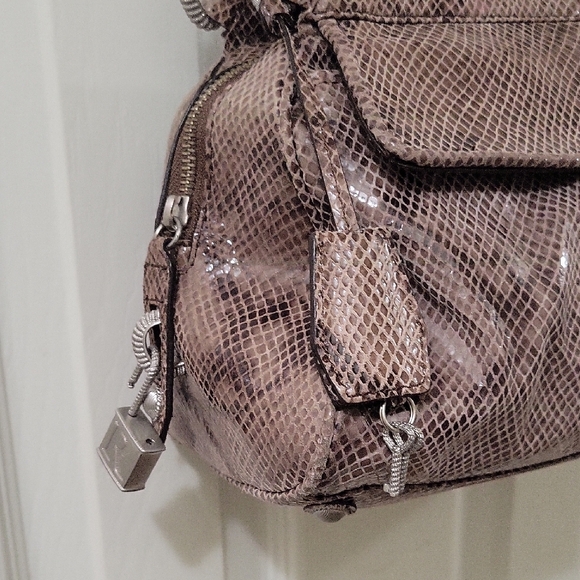 Chic Snake Print Shoulder Bag - Picture 3 of 16